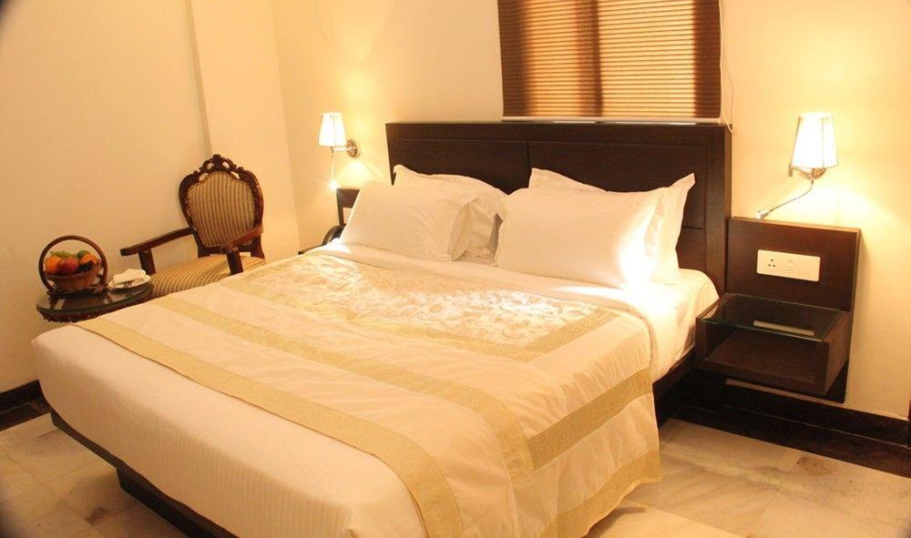 Oyo Flagship Hotel Rudra Palace Agra  Exterior foto